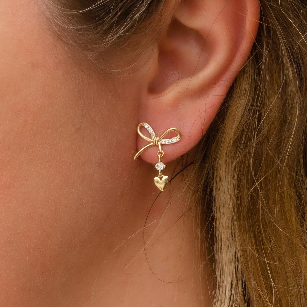 Brinco Laço com detalhes em Zircônia com Ponto de Luz e coração Banhado em Ouro 18k Dourado 2