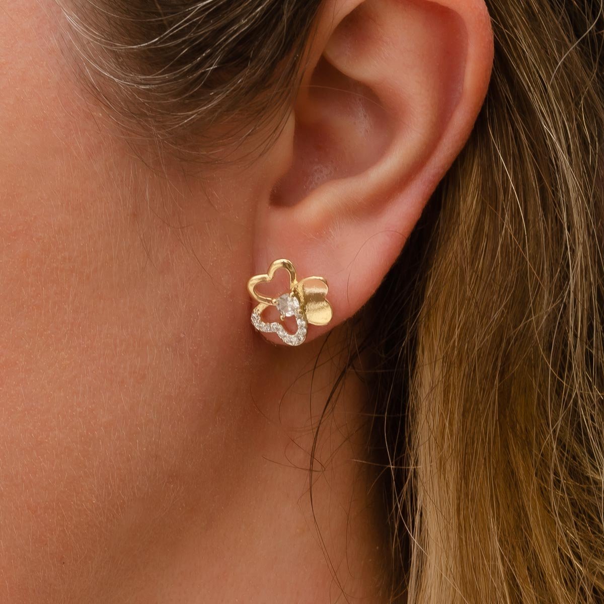 Brinco Flor com duas Pétalas vazadas e detalhe em Zircônia banhado a Ouro 18k Dourado 2