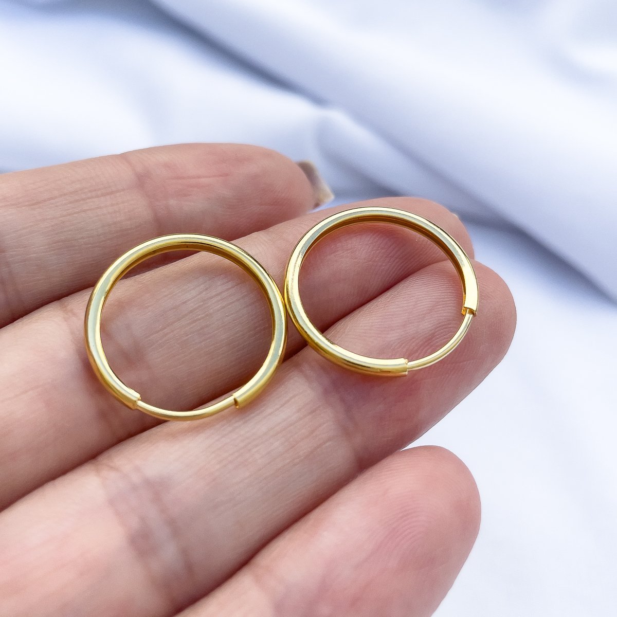 Brinco Argola Básica Lisa Unissex Banhada a Ouro 18k Dourado 2