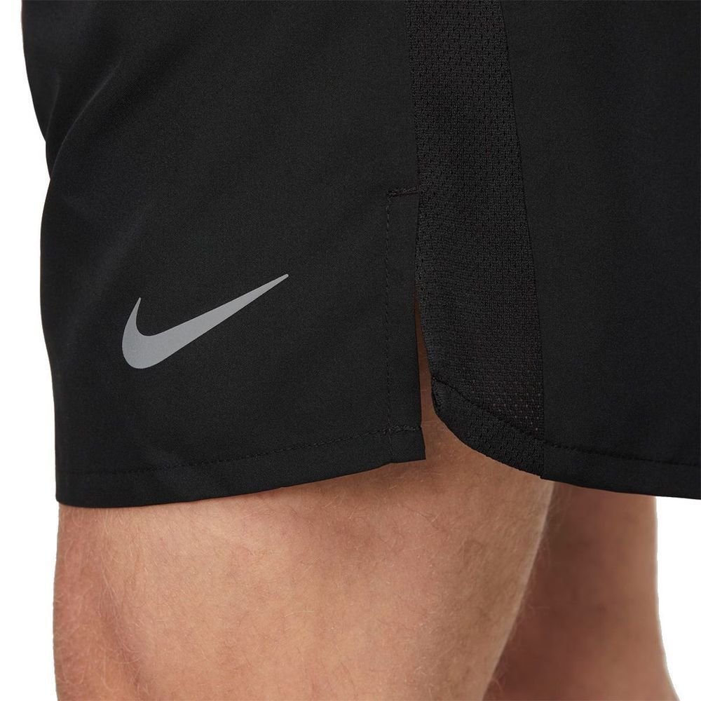 Bermuda Nike Dri-Fit Challenger Masculina DV9344-010 Preto 5