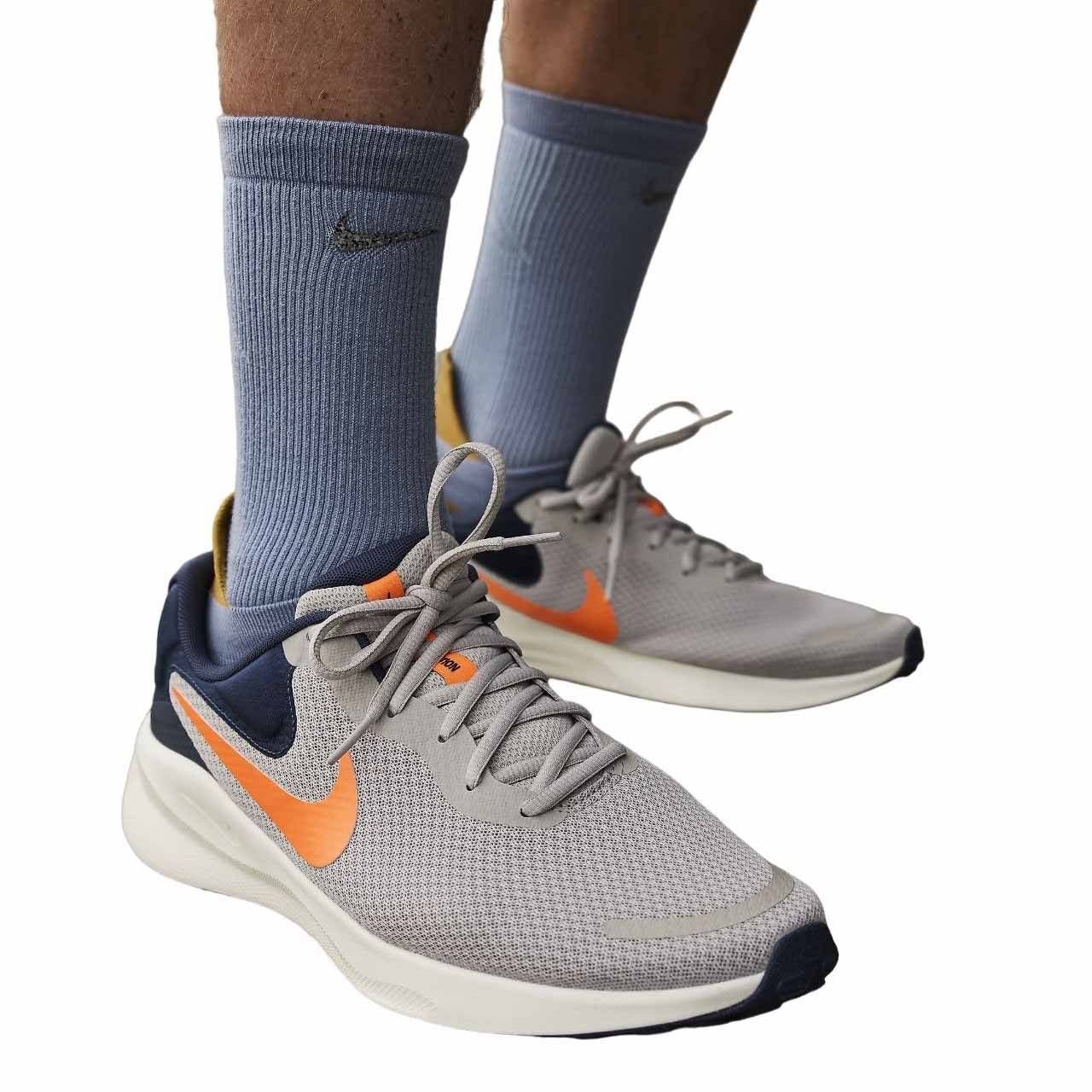 Tênis Nike Revolution Masculino FB2207-009 Cinza