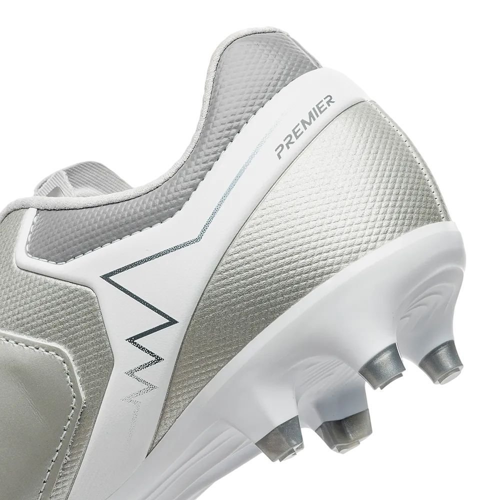 Chuteira Umbro Campo Adamant Premier Masc U03FB00241-828 Prata/Branco 7
