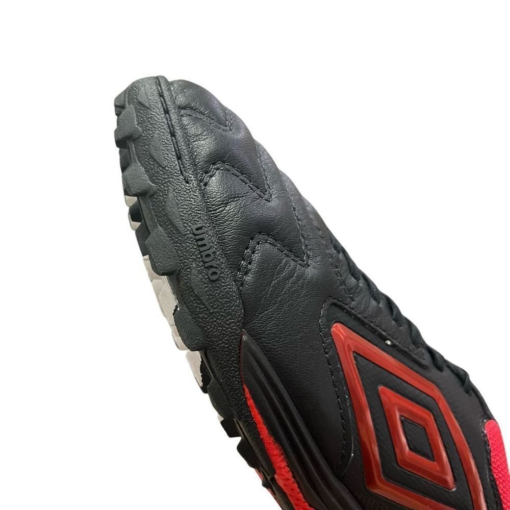 Chuteira Umbro Society Adamant Master Masc U03FB00288-142 Preto/Vermelho 5