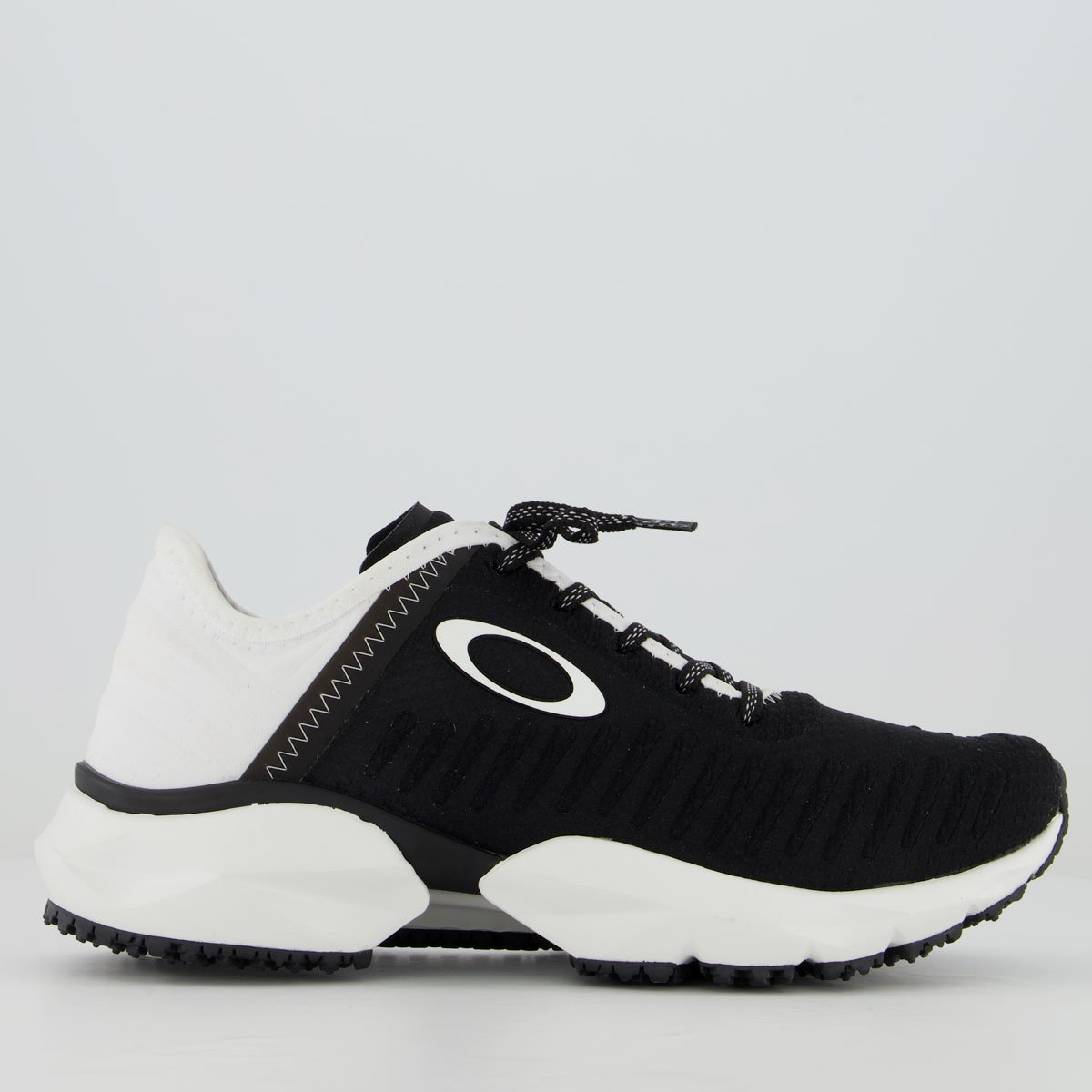 Tênis Oakley Domynion Preto e Branco