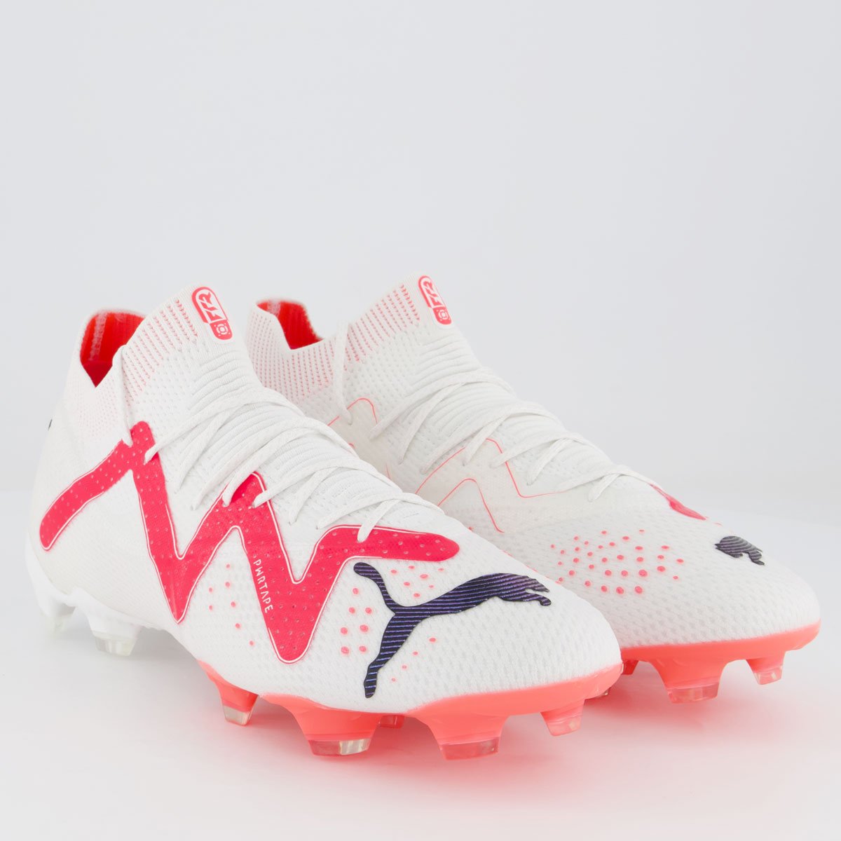 Chuteira Puma Future Ultimate FG/AG Campo Branca e Rosa Branco/Rosa 2