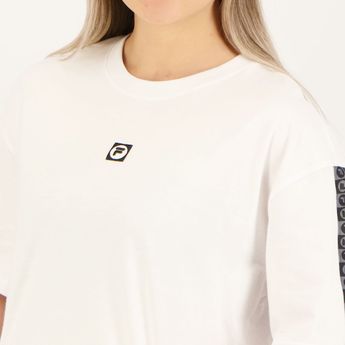 Camiseta Fila Letter Tape Ii - Feminina em Promoção
