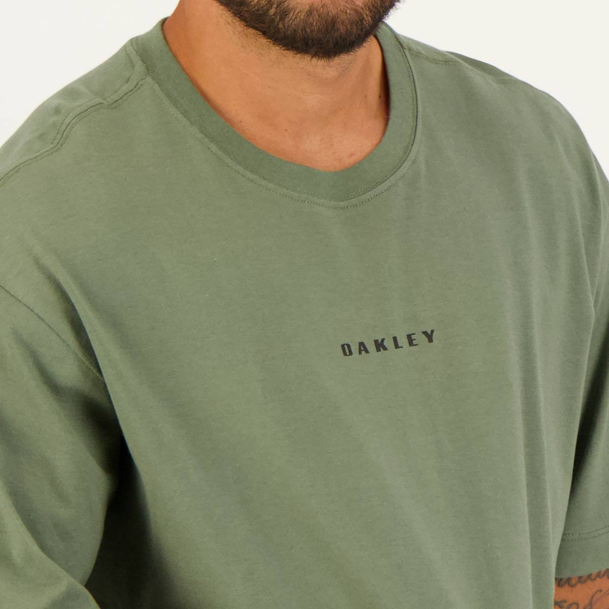 Camiseta Oakley Back to Skull Surplus Green em Promoção na Americanas