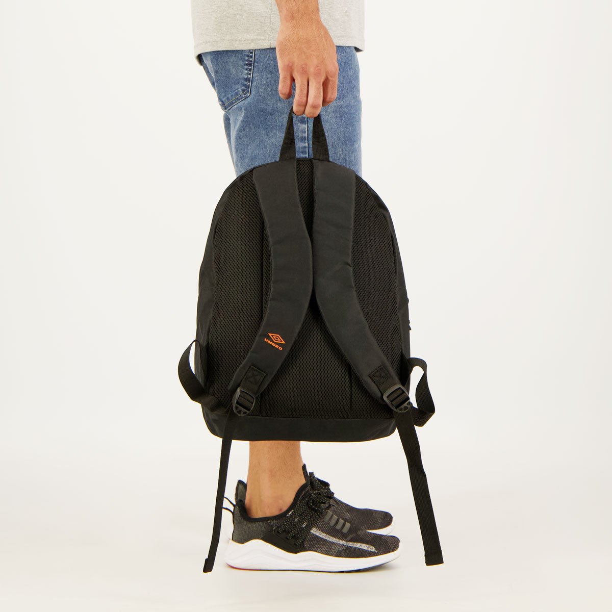 Mochila Umbro Chess Waves Preta e Branca Preto 2