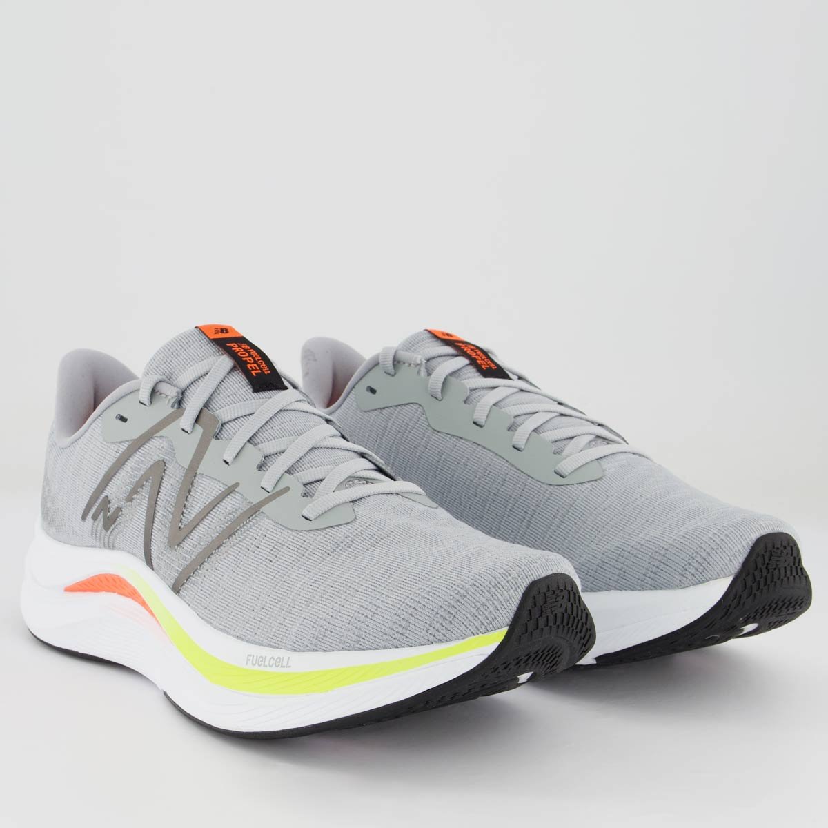 Tênis New Balance Fuelcell Propel V4 Cinza e Branco 2