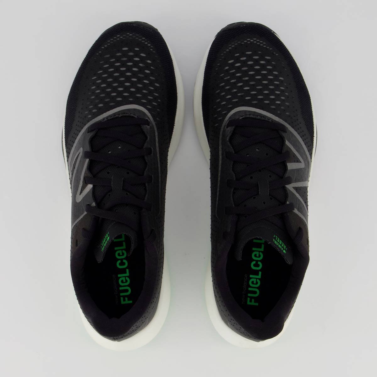 Tênis New Balance Fuelcell Rebel V3 Preto e Verde Preto/Verde 4