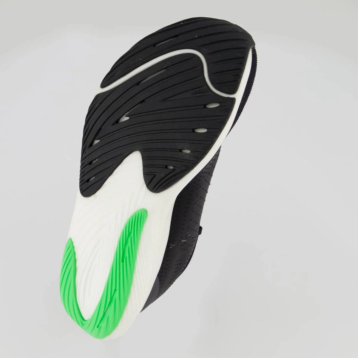 Tênis New Balance Fuelcell Rebel V3 Preto e Verde Preto/Verde 5