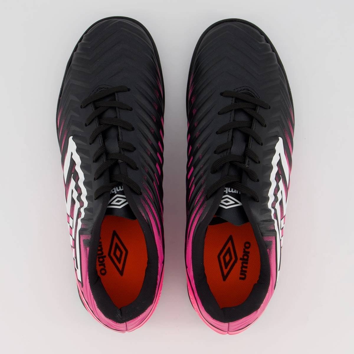 Chuteira Umbro Fifty V Society Preta Preto/Rosa 4