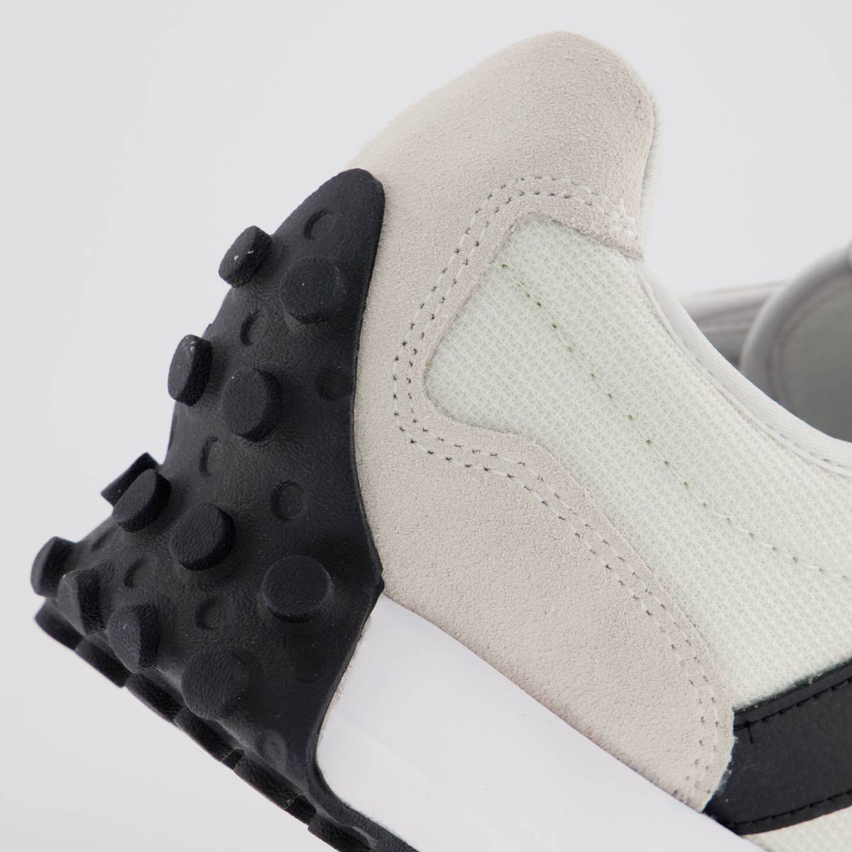 Tênis New Balance 327V1 Off White Branco 6