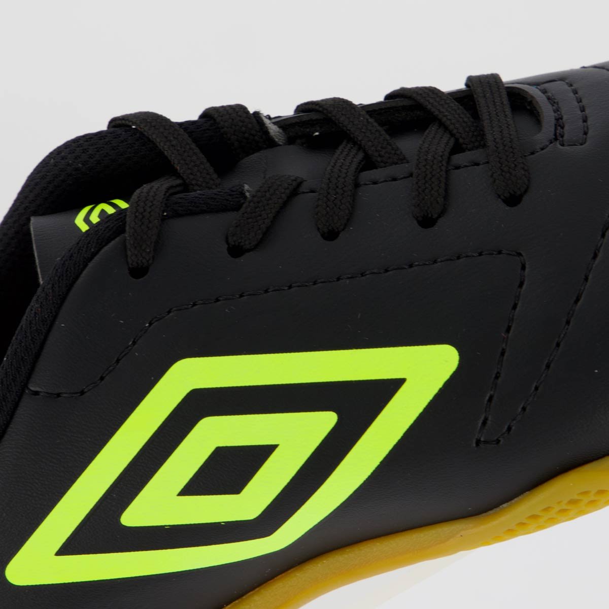 Chuteira Umbro Class 2.2 Futsal Juvenil Preta e Verde Preto 5