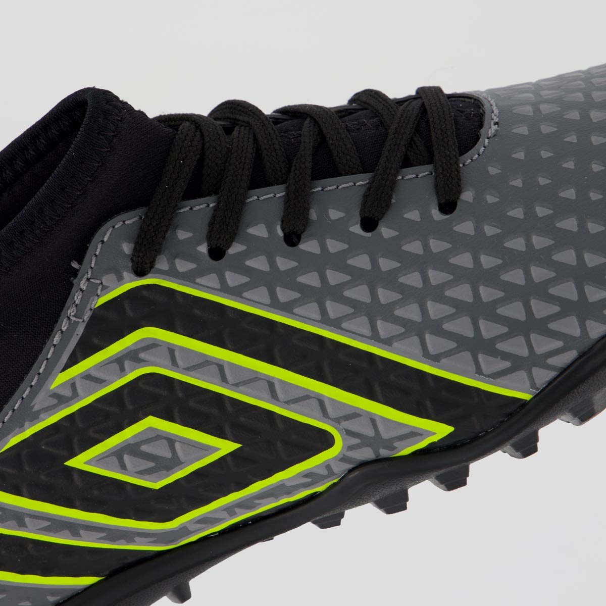 Chuteira Umbro Mutant Society Juvenil Cinza e Verde Cinza/Verde 7