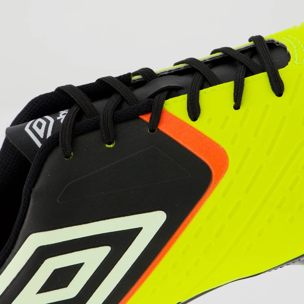 Chuteira Umbro Score Campo Amarelo Fluorescente Amarelo 7