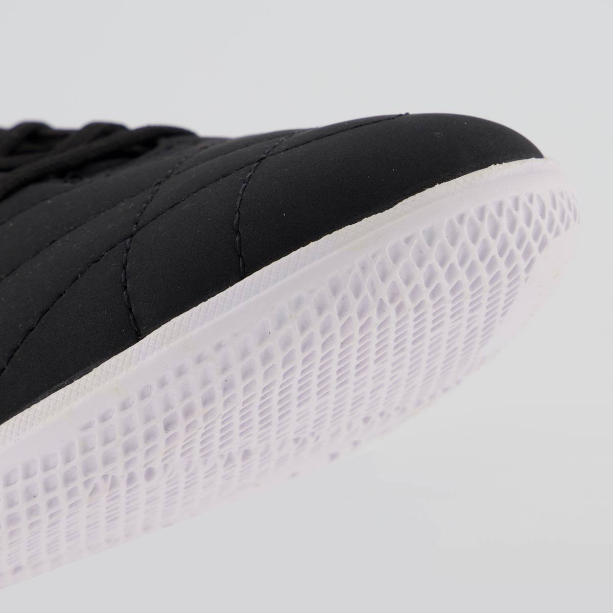 Chuteira Umbro Neo Striker Futsal Preta e Branca Preto 8