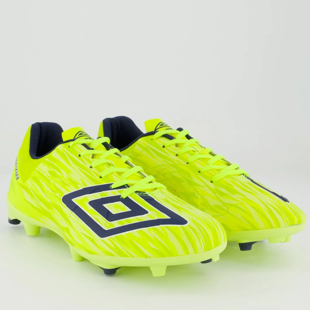 Chuteira Umbro Ultimate Campo Verde Fluorescente Verde 2
