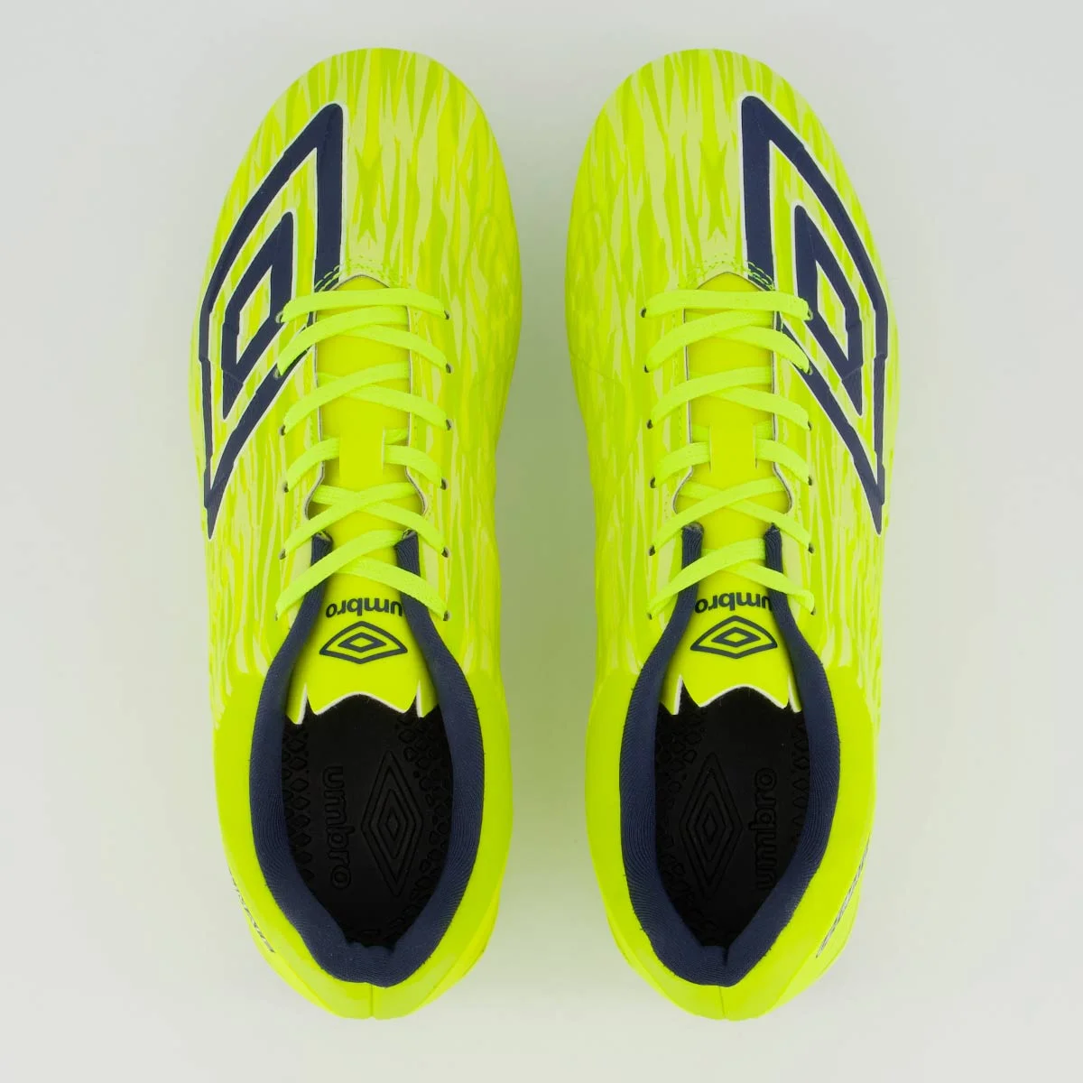 Chuteira Umbro Ultimate Campo Verde Fluorescente Verde 4