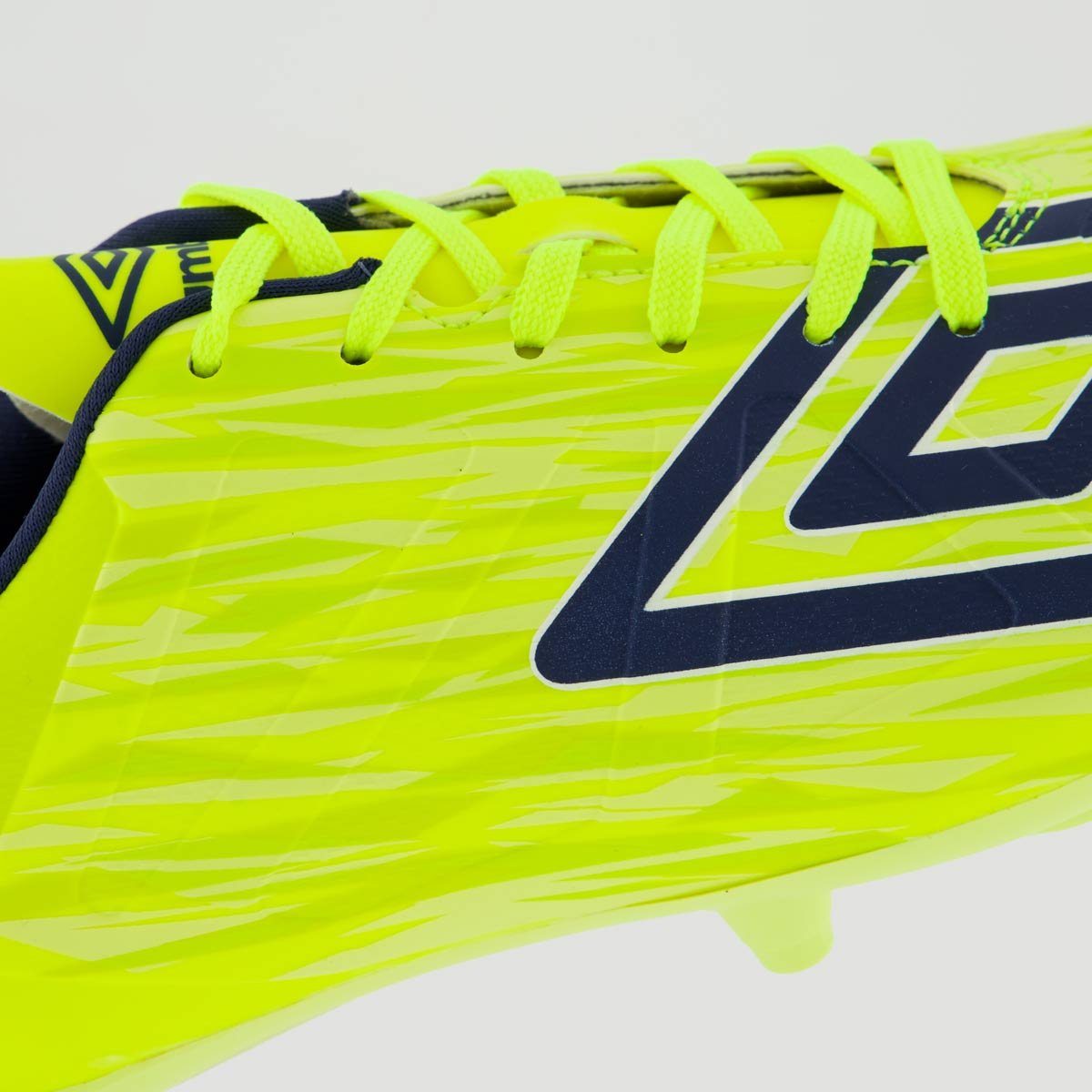 Chuteira Umbro Ultimate Campo Verde Fluorescente Verde 7