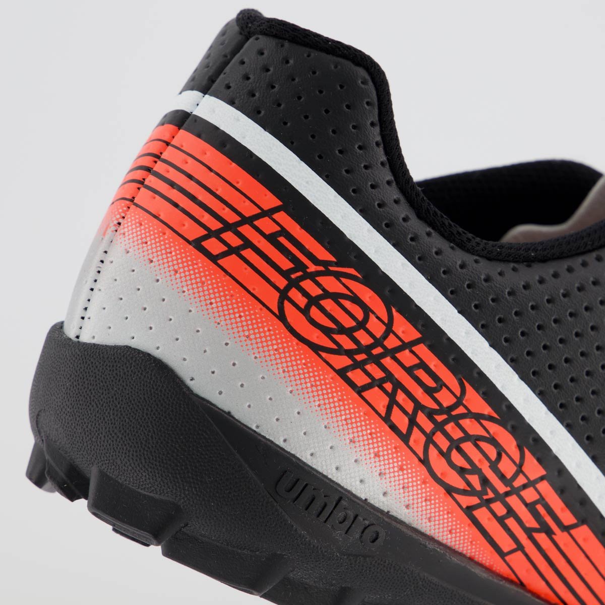Chuteira Umbro Force Society Preta Preto 6