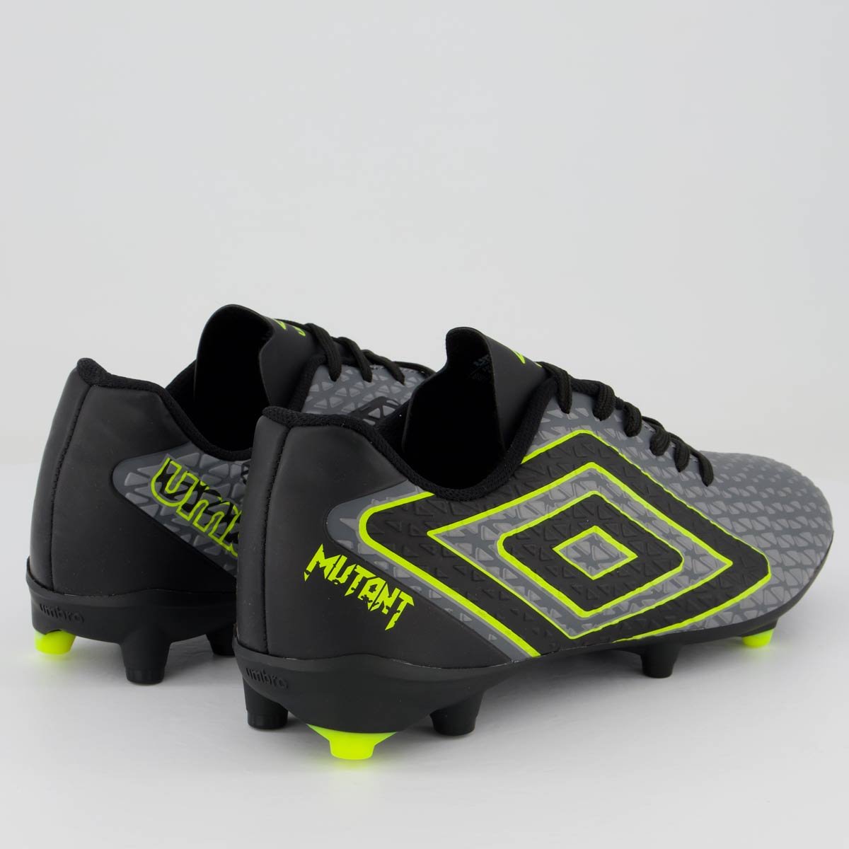 Chuteira Umbro Mutant Campo Cinza e Preta Cinza 3