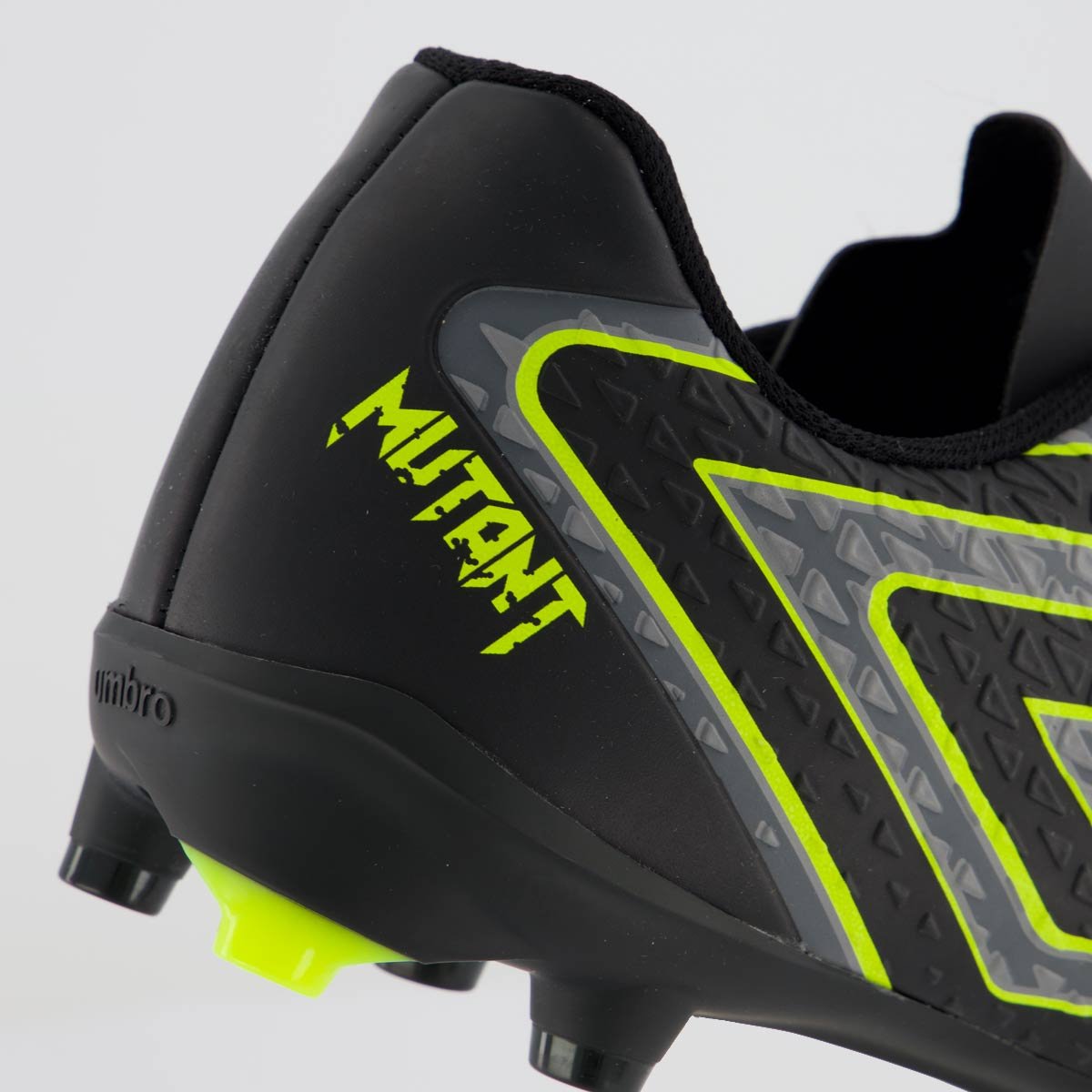 Chuteira Umbro Mutant Campo Cinza e Preta Cinza 6