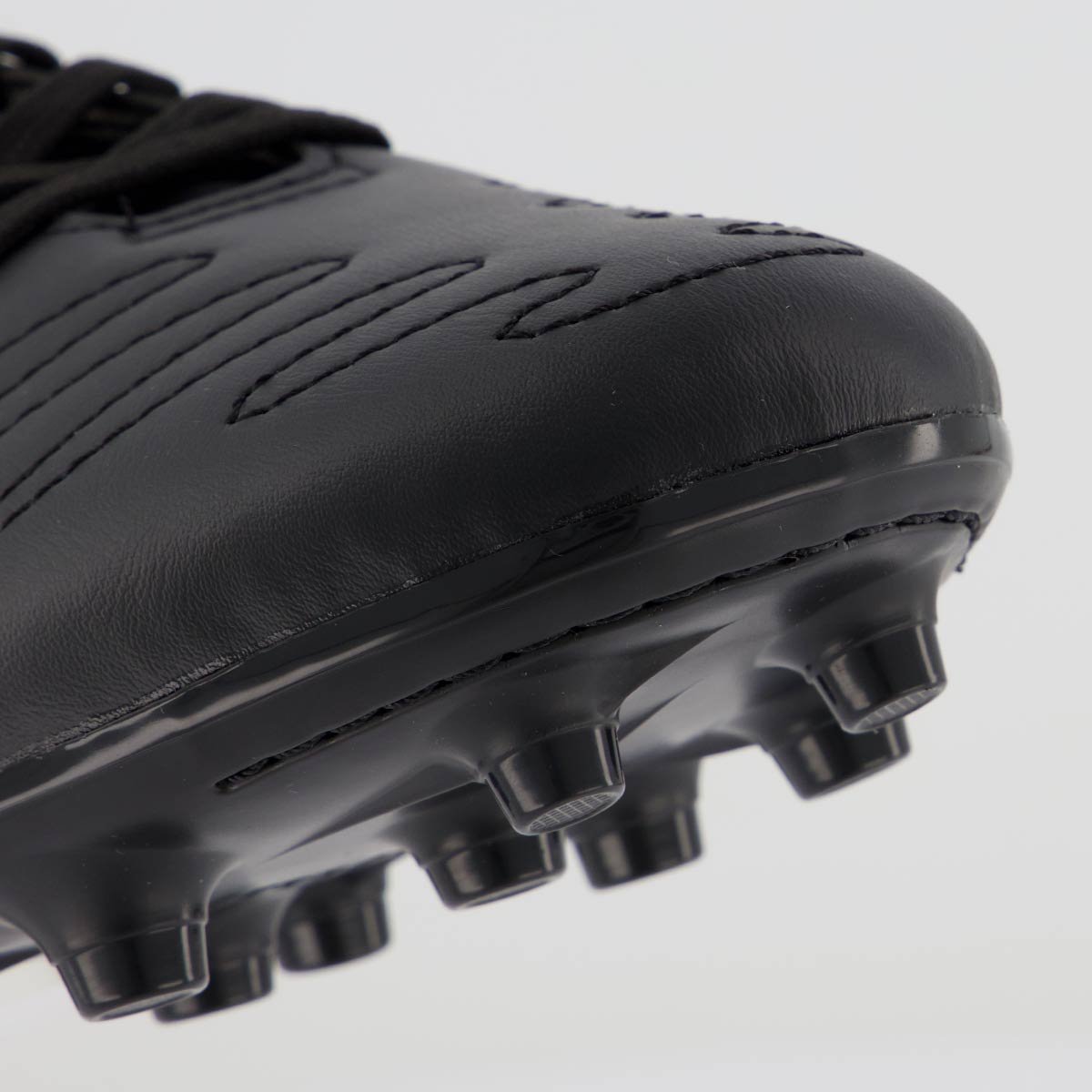 Chuteira Umbro Class Campo Preta e Verde Preto 8