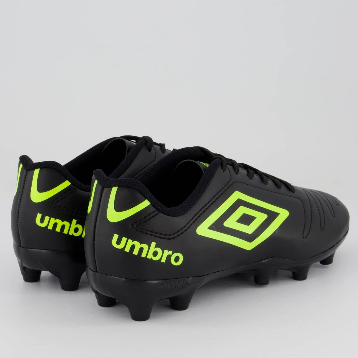 Chuteira Umbro Class Campo Preta e Verde Preto 3
