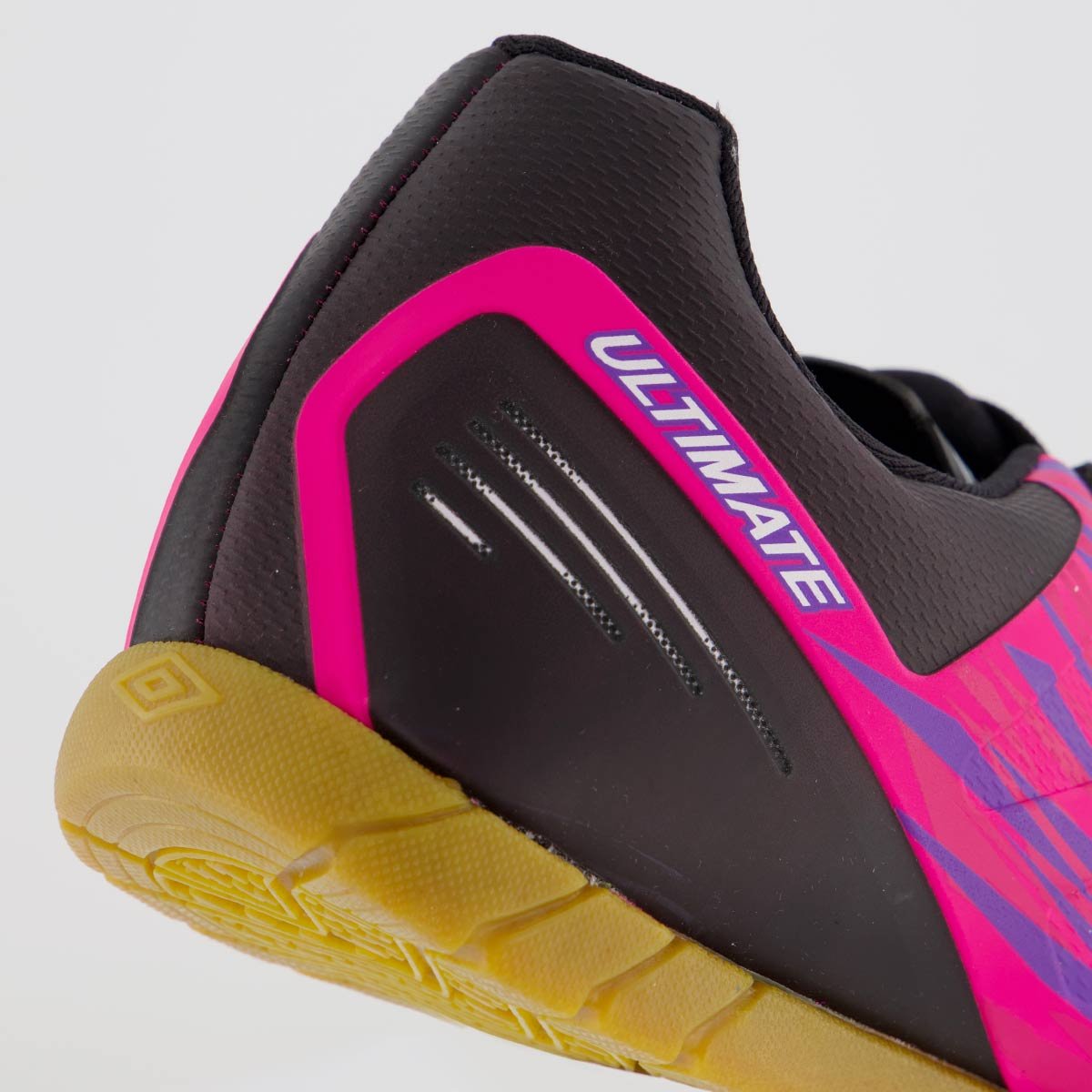 Chuteira Umbro Ultimate Futsal Rosa Rosa 6