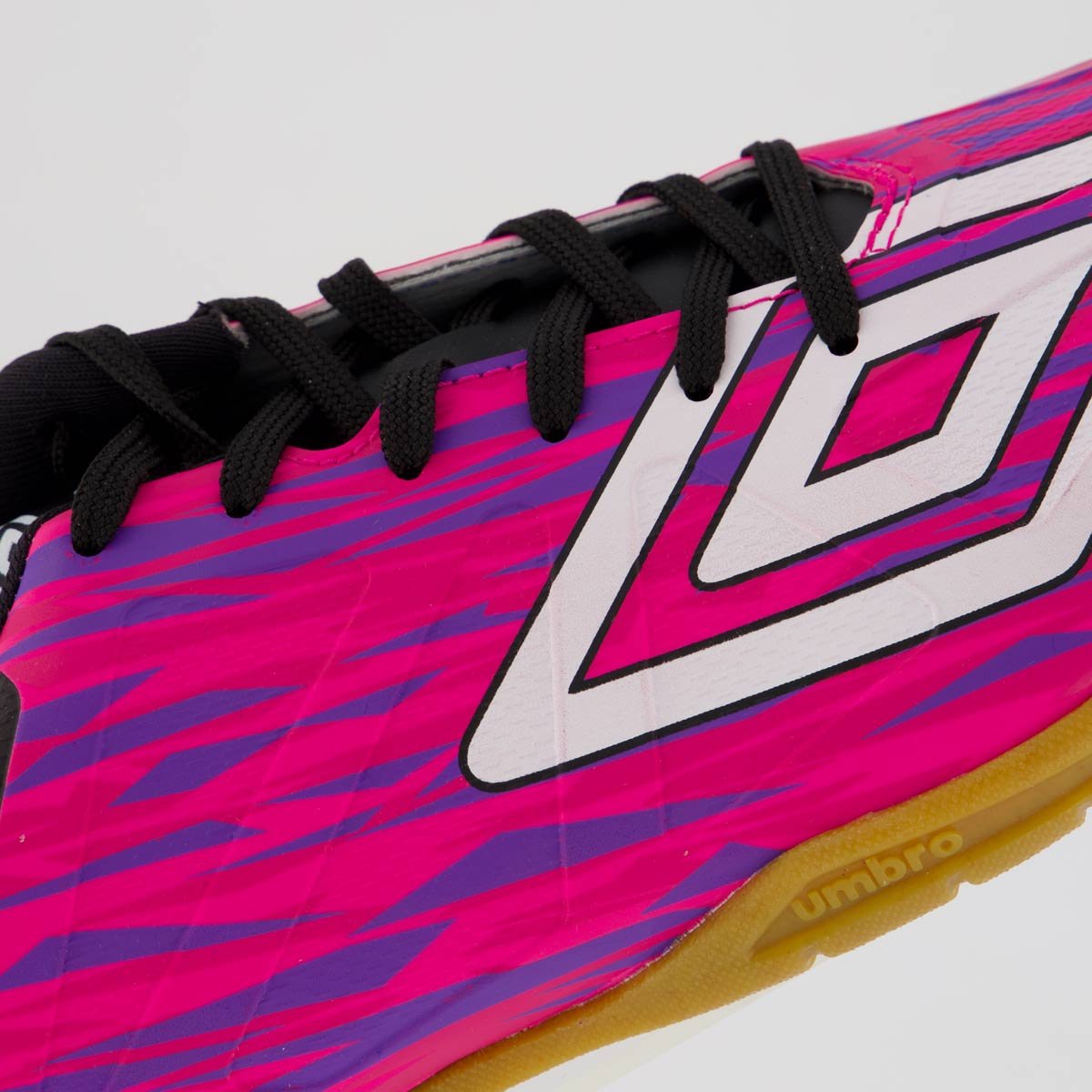 Chuteira Umbro Ultimate Futsal Rosa Rosa 7