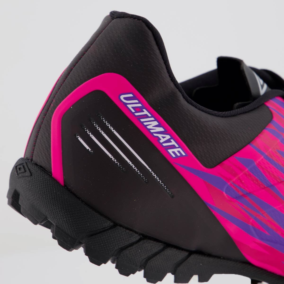 Chuteira Umbro Ultimate Society Rosa e Roxo Rosa 6