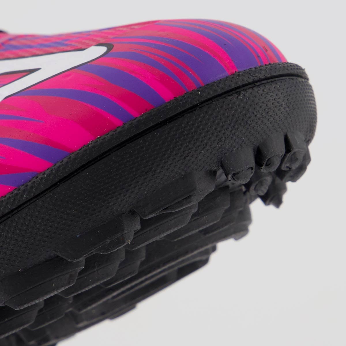 Chuteira Umbro Ultimate Society Rosa e Roxo Rosa 8