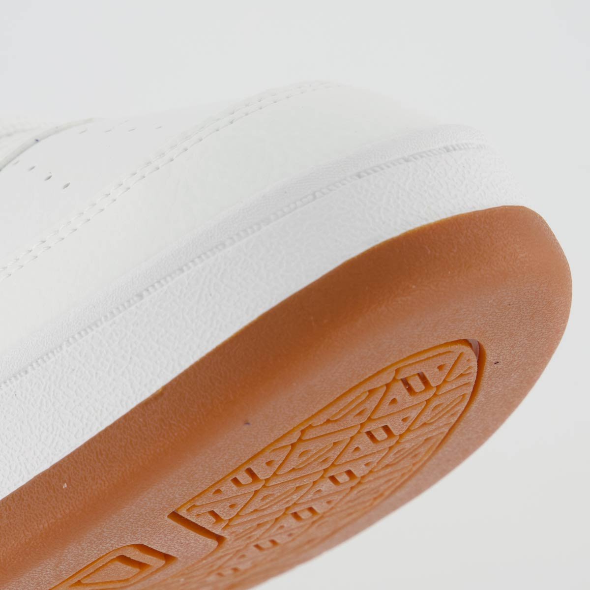 Tênis Puma Caven 2.0 Retro Club Branco e Marinho 8