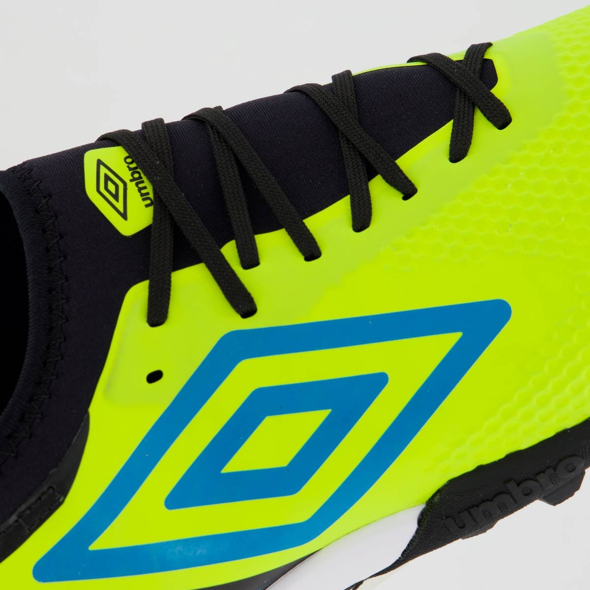 Chuteira Umbro Adamant Top Speed Club Society Verde Fluorescente Verde 7