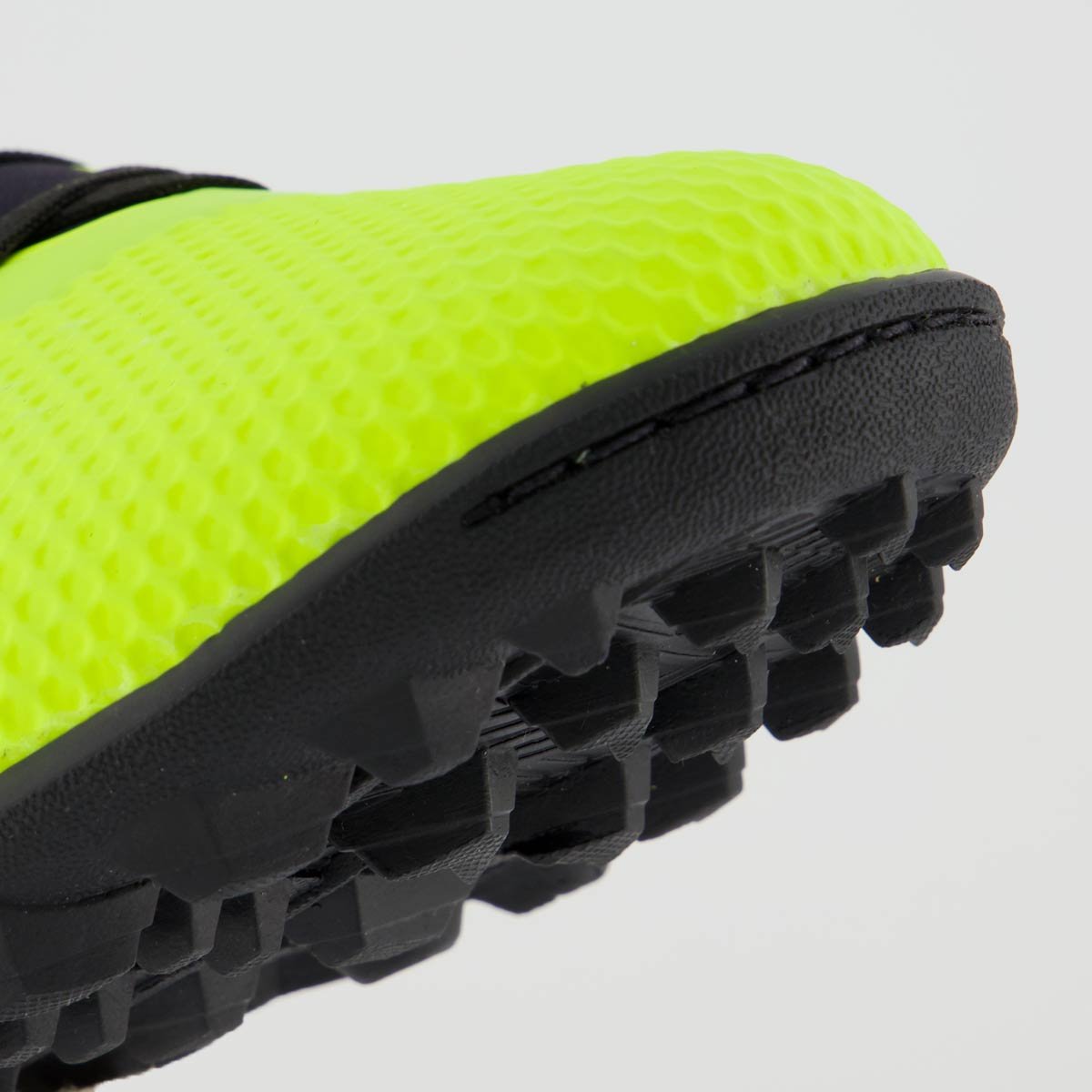 Chuteira Umbro Adamant Top Speed Club Society Verde Fluorescente Verde 8