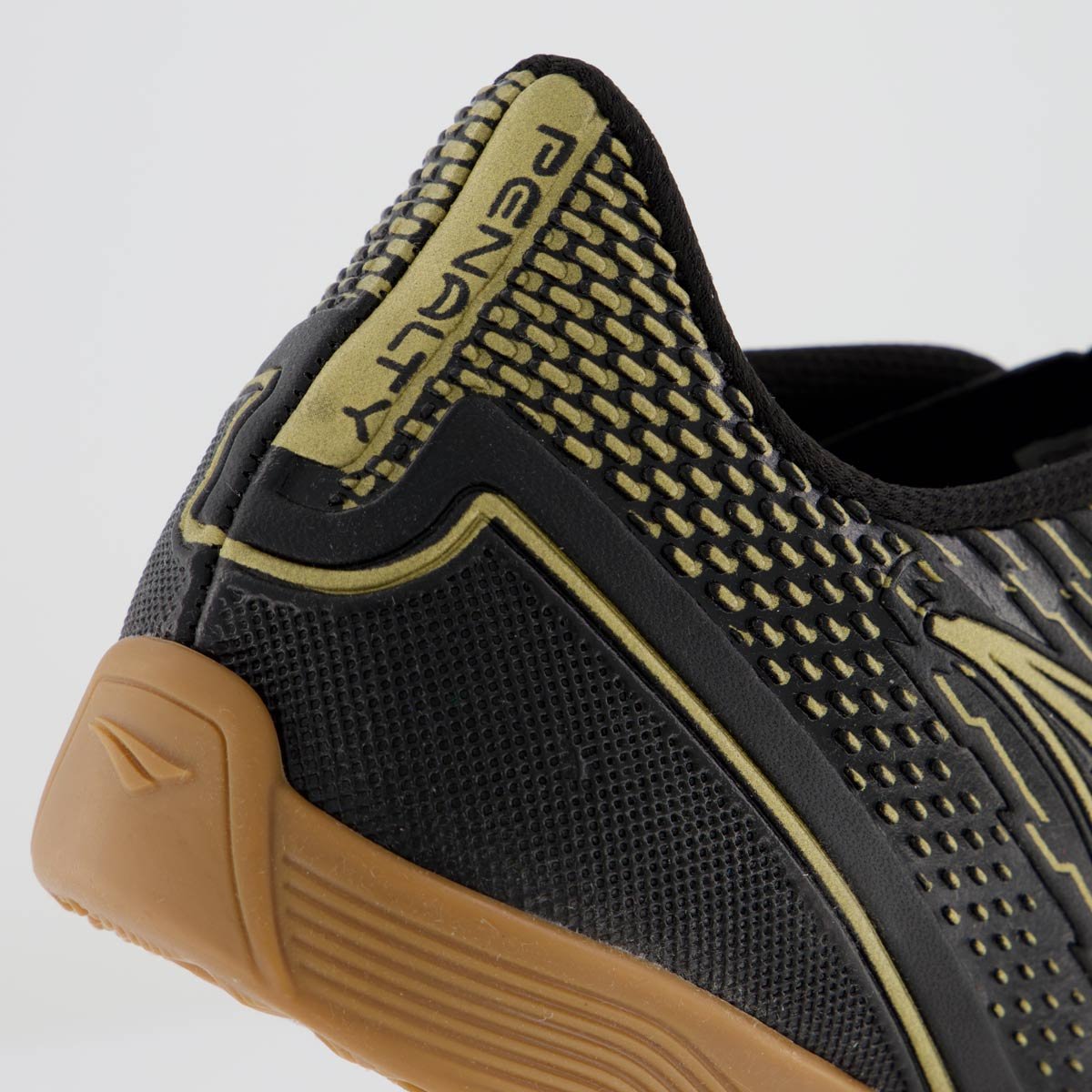 Chuteira Penalty Garra Y - 2.0 Futsal Preta e Dourada Preto 6