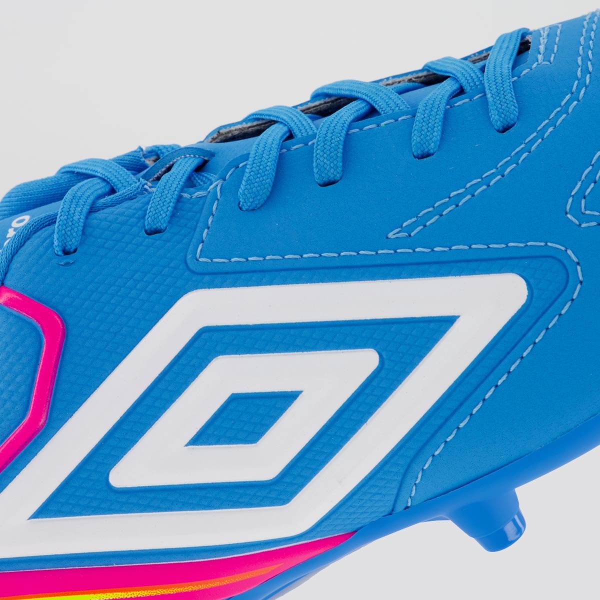 Chuteira Umbro Adamant Campo Azul e Rosa Azul/Rosa 7