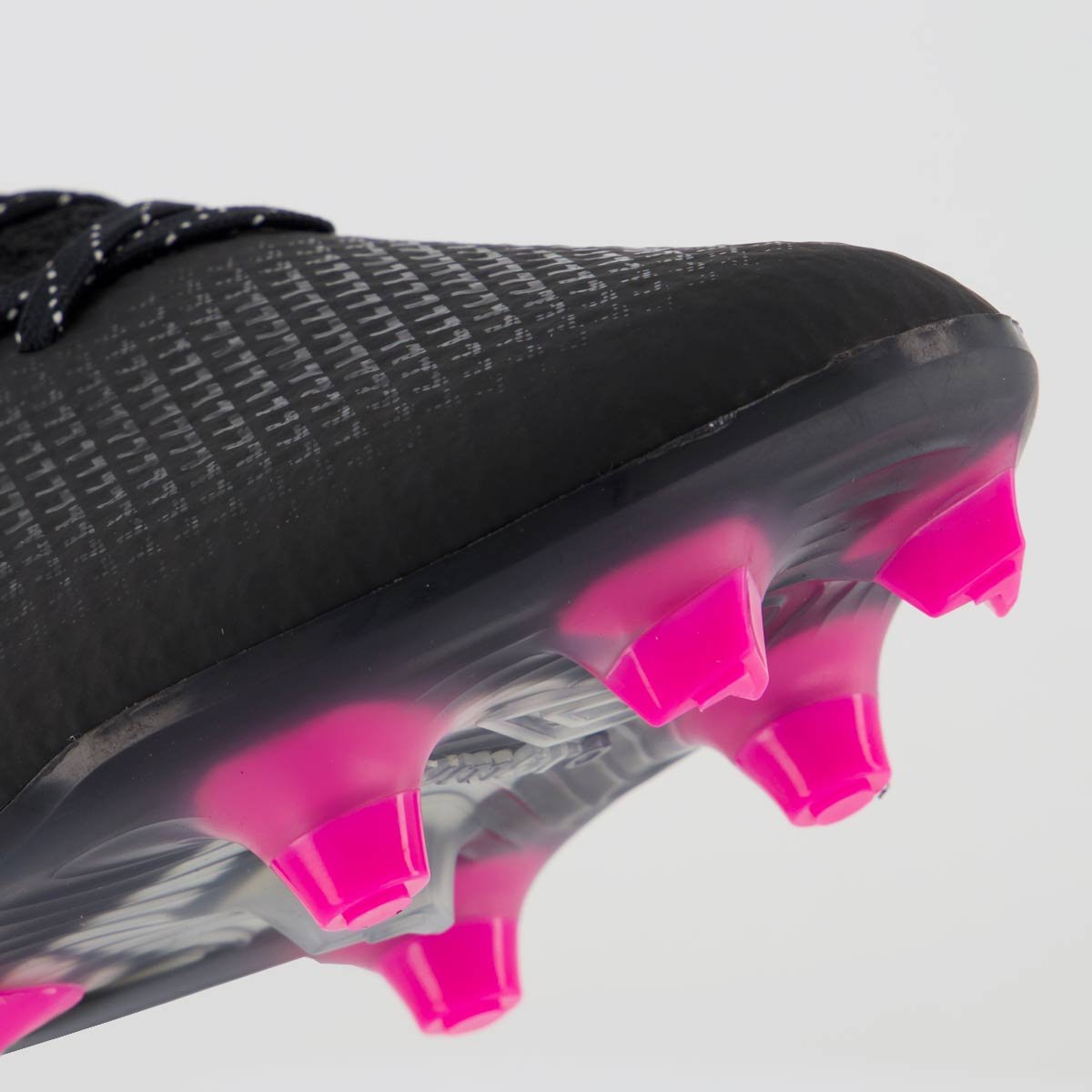 Chuteira Umbro Adamant Top Speed Pro Campo Preta e Rosa Preto/Rosa 8