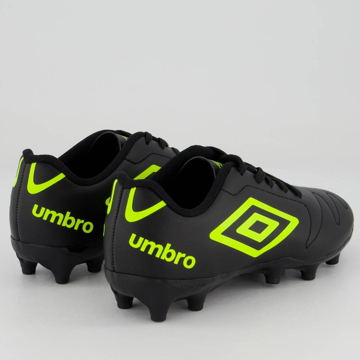 Chuteira Umbro Class 2.2 Campo Juvenil Preta e Verde Preto 3