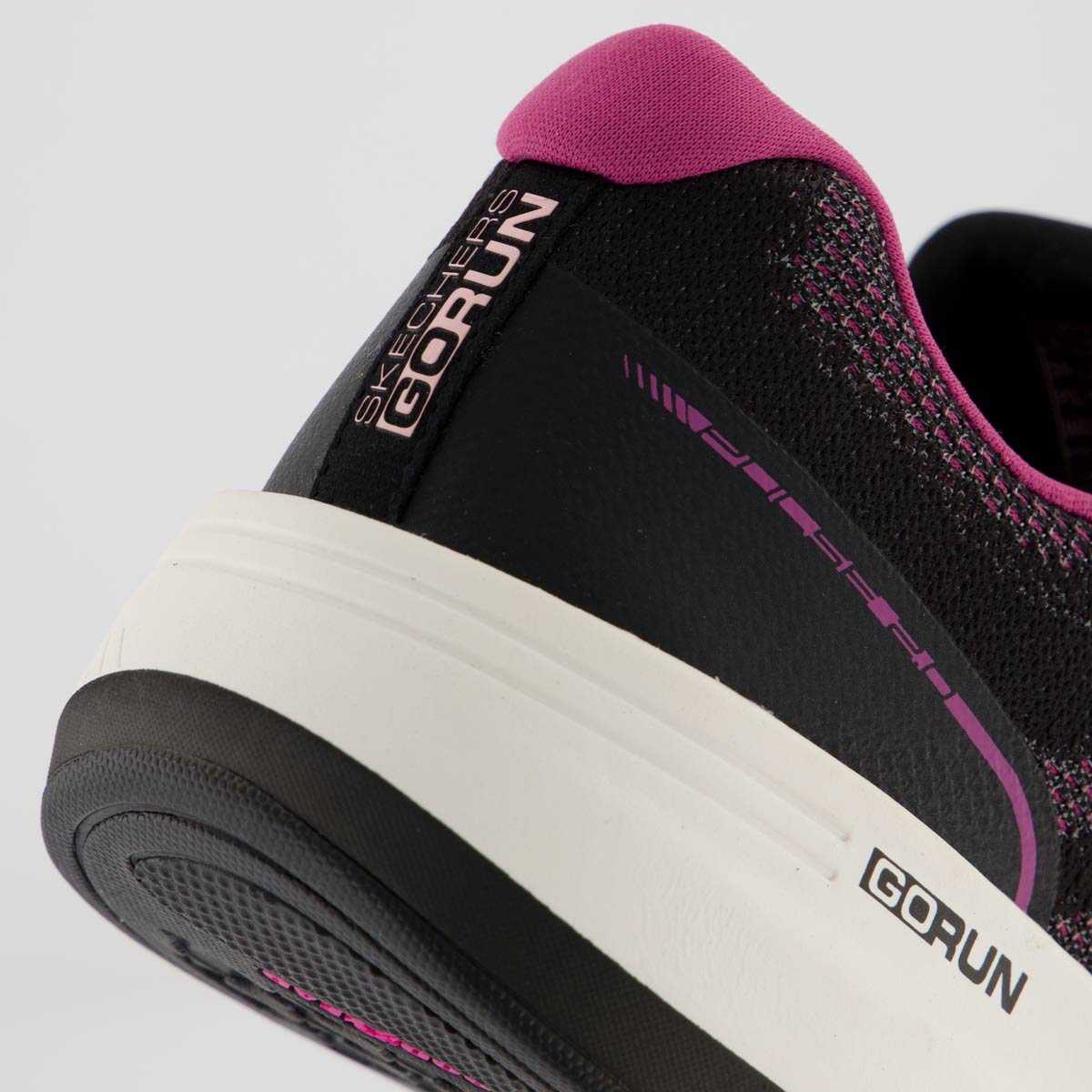 Tênis Skechers Go Run Pulse 2.0 Feminino Preto e Rosa Preto/Rosa 6