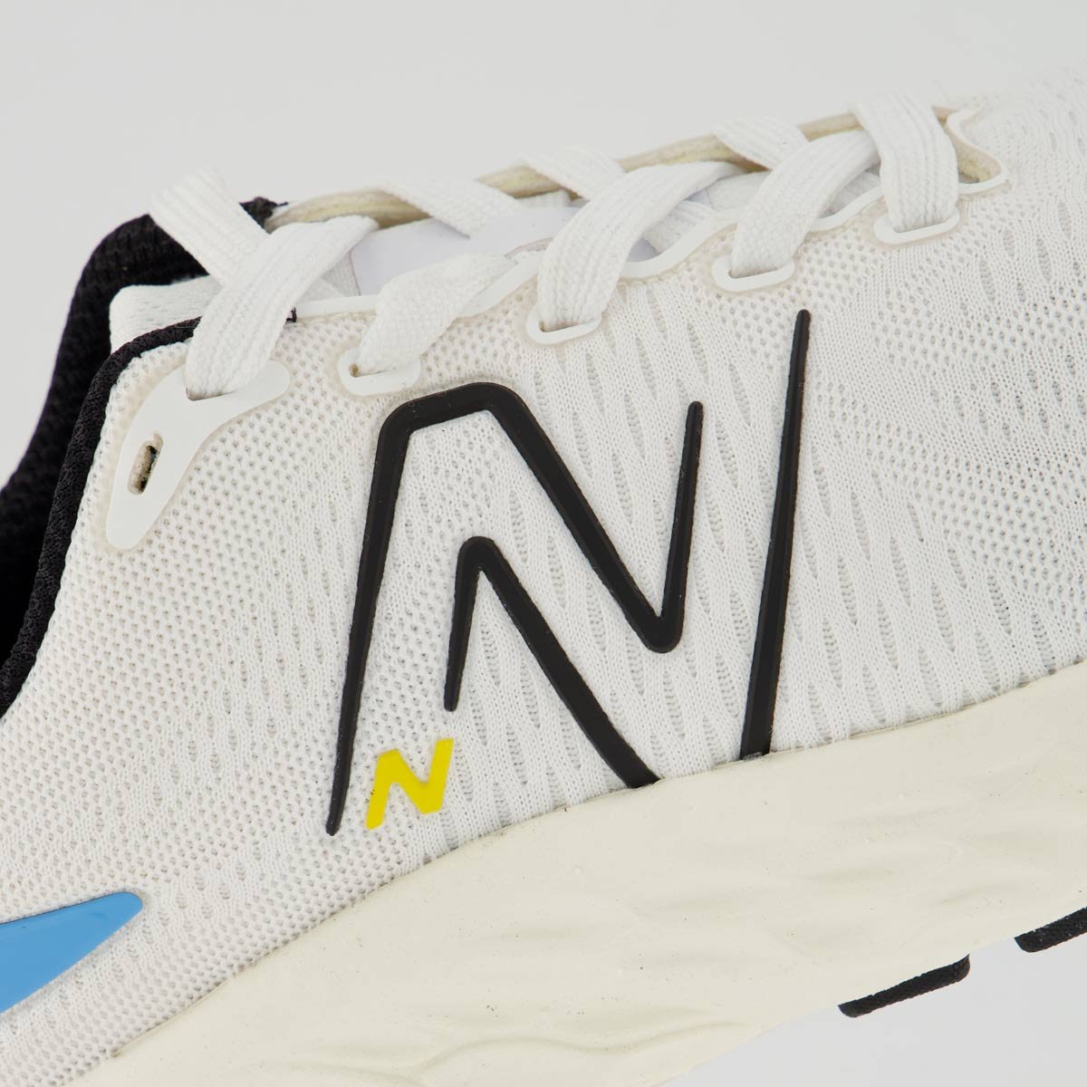 Tênis New Balance Fresh Foam X Evoz V3 Branco e Preto Branco 7