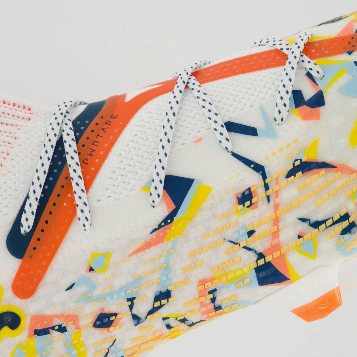 Chuteira Puma Future 7 Ultimate Creativity FG/AG Campo Branca e Laranja Branco/Laranja 7