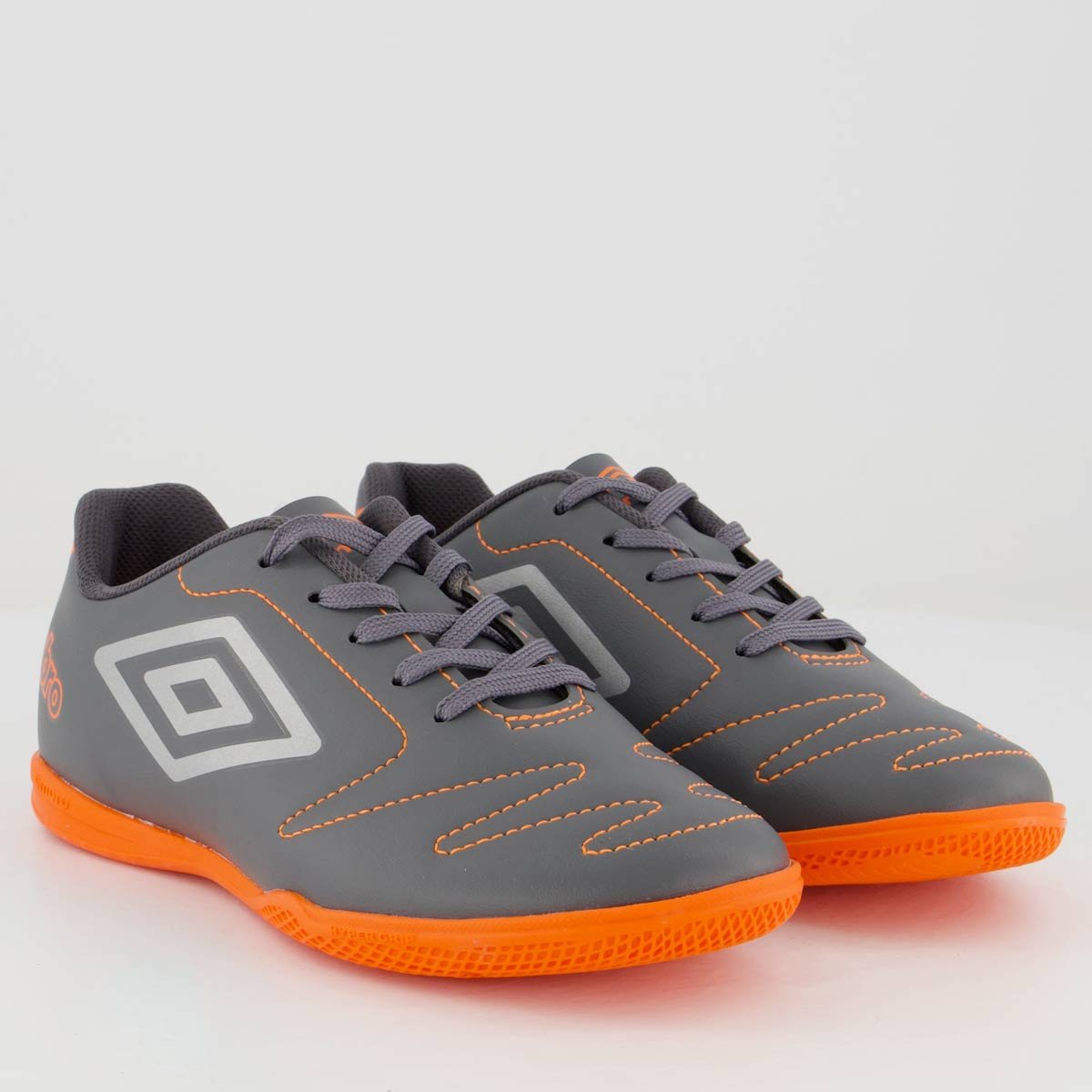 Chuteira Umbro Class 2.2 Futsal Juvenil Cinza e La Cinza/Laranja 2