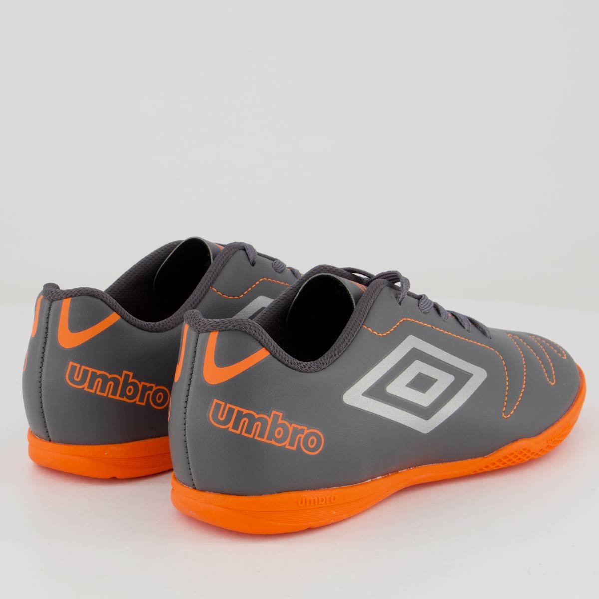 Chuteira Umbro Class 2.2 Futsal Juvenil Cinza e La Cinza/Laranja 3