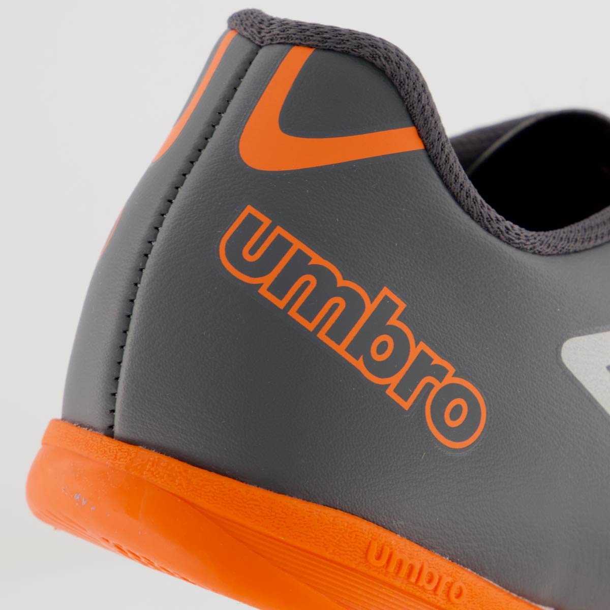 Chuteira Umbro Class 2.2 Futsal Juvenil Cinza e La Cinza/Laranja 6