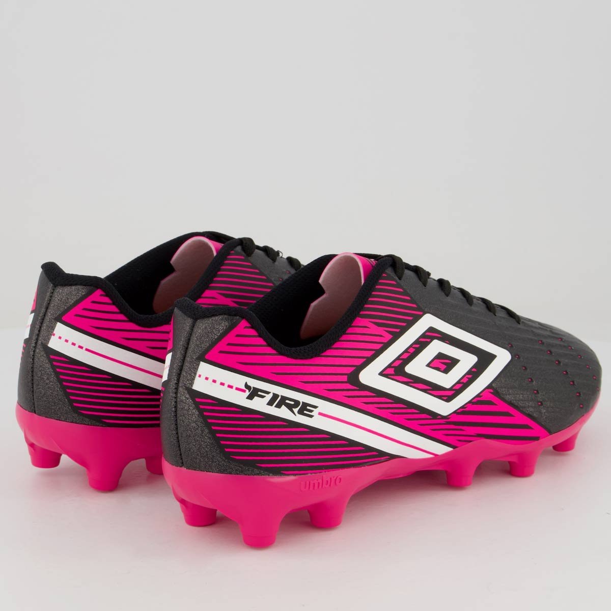 Chuteira Umbro Fire Campo Preta e Rosa Preto/Rosa 3