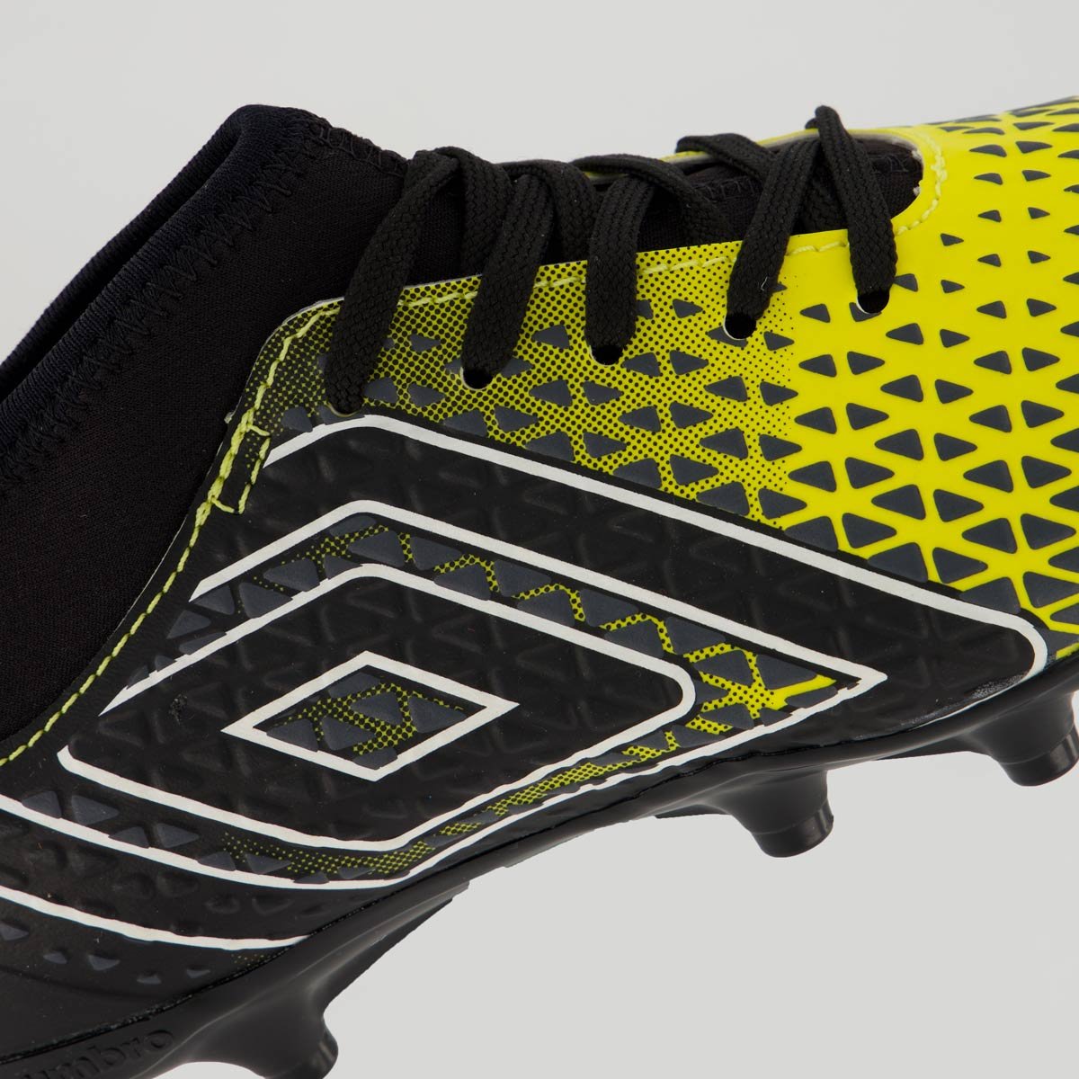 Chuteira Umbro Mutant Campo Juvenil Amarela e Preta Preto 7