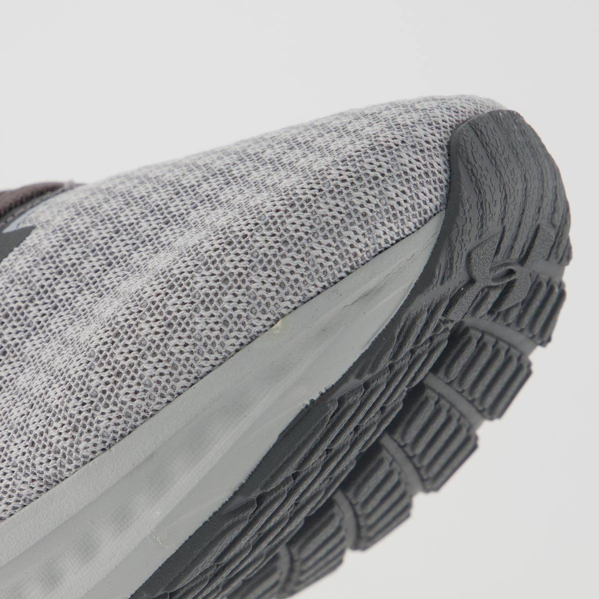 Tênis Under Armour Charged Wing SE Cinza 8