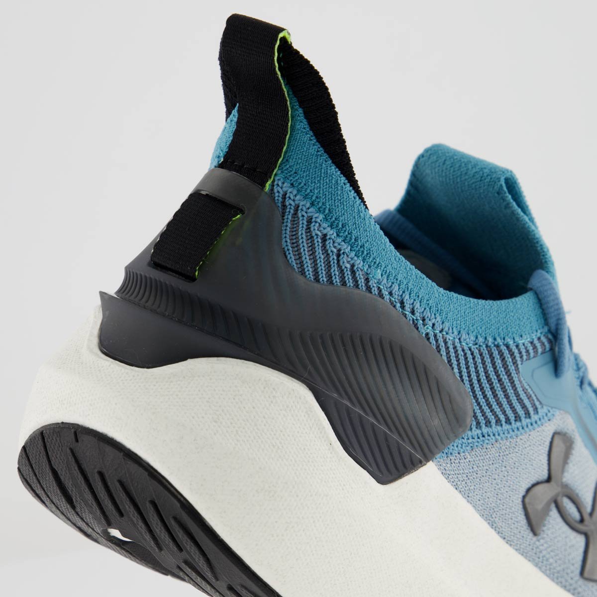 Tênis Under Armour Charged Hit SE 6